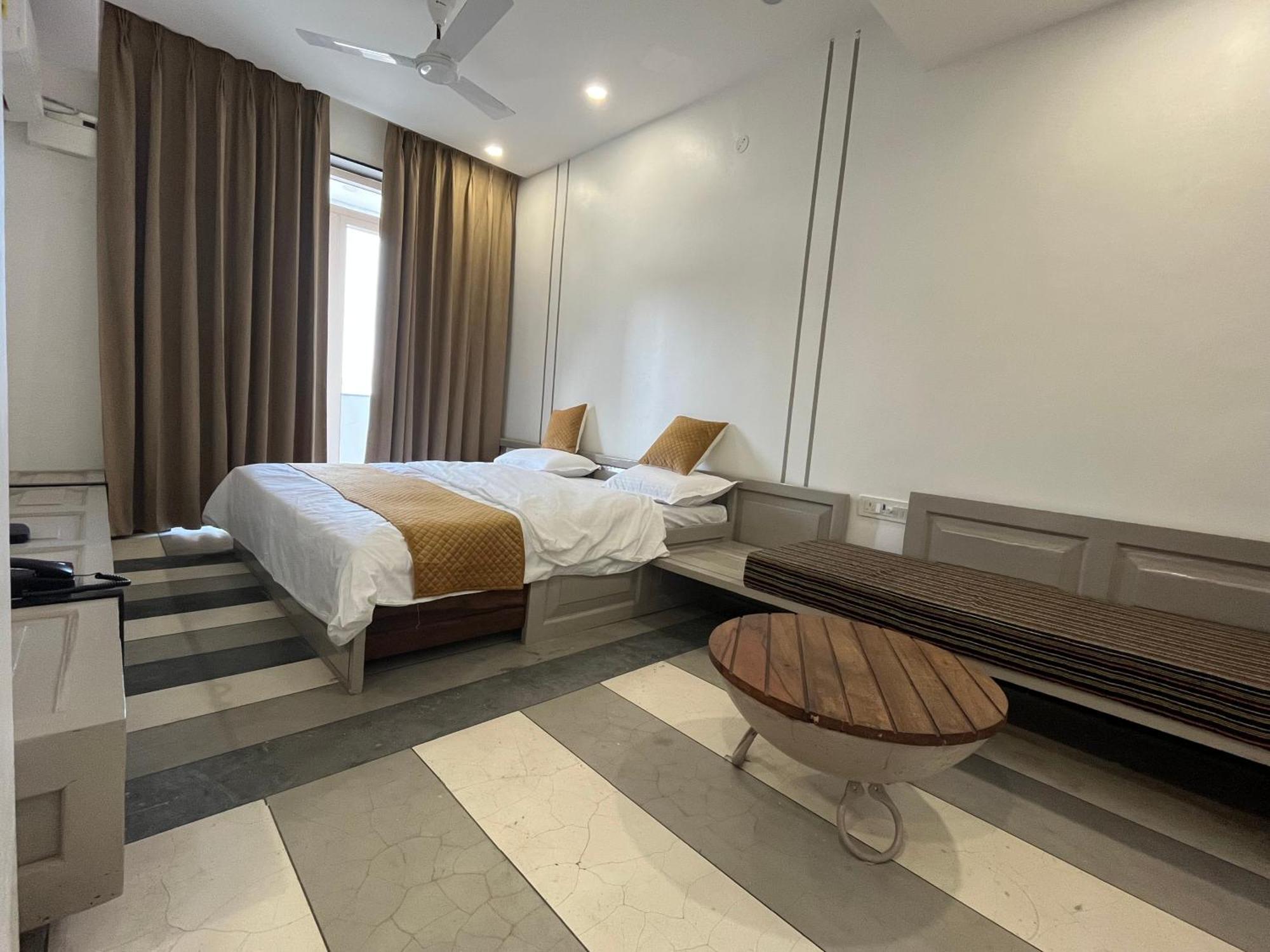 Nkaasa Hotel Personal Suites Raxaul Eksteriør bilde